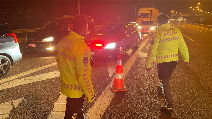 Ankara-Zonguldak yolu, heyelan nedeniyle trafiğe kapatıldı